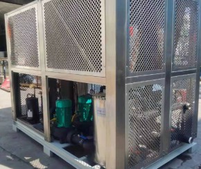 黃金煙葉公司使用的不銹鋼集中供水冷水機(jī)組兩臺(tái)